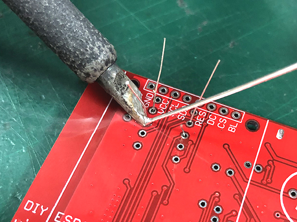 DIY-ESP32-SmartClock-Kit-Soldering