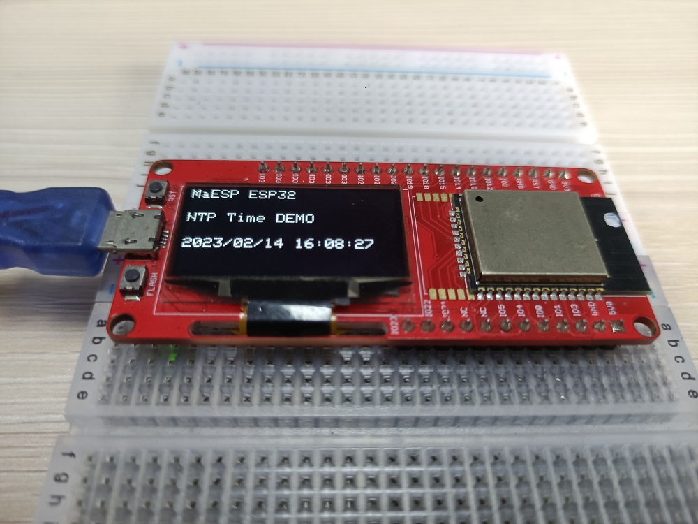 MaESP ESP32 NTP time display.jpg